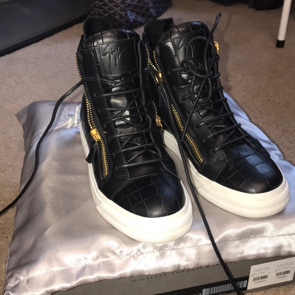 Giuseppe Zanotti 8.5